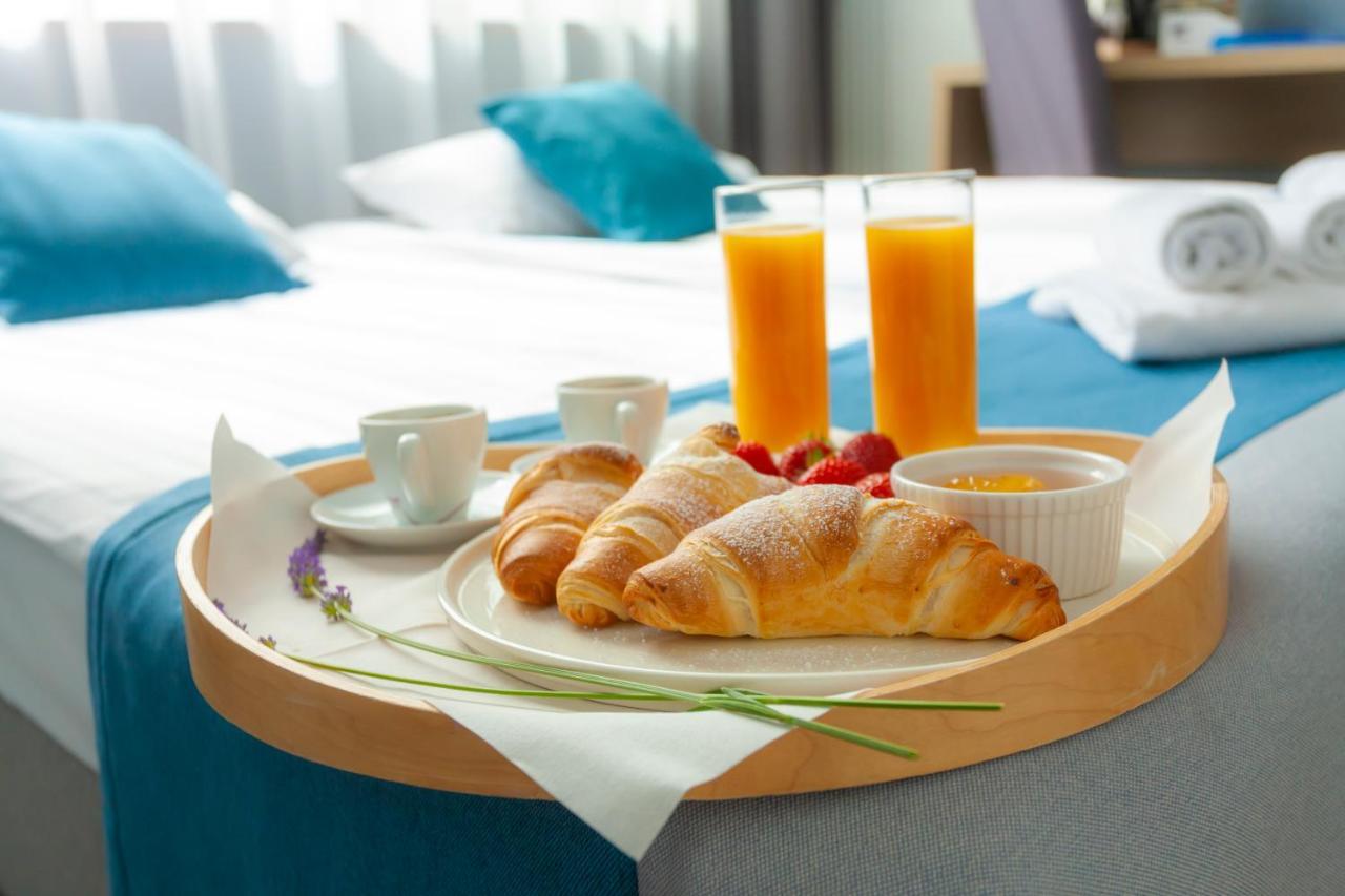 Hotel Zatoka Гданьск Экстерьер фото